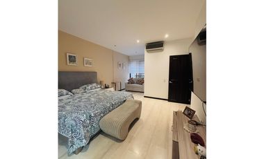APARTAMENTO AMPLIO CON VISTA A ZONA VERDE