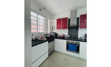 APARTAMENTO AMPLIO CON VISTA A ZONA VERDE