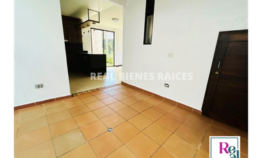 ¡Se vende casa esquinera en unidad cerrada!