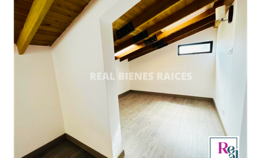 ¡Se vende casa esquinera en unidad cerrada!