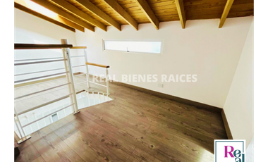 ¡Se vende casa esquinera en unidad cerrada!