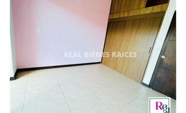 ¡Se vende casa esquinera en unidad cerrada!