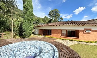 Casa En Venta Sector Loma Del Escobero Envigado