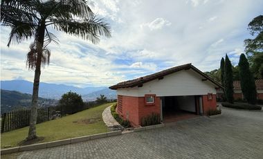 Casa En Venta Sector Loma Del Escobero Envigado