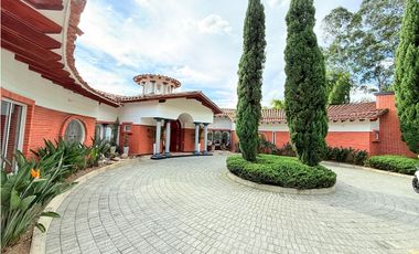 Casa En Venta Sector Loma Del Escobero Envigado