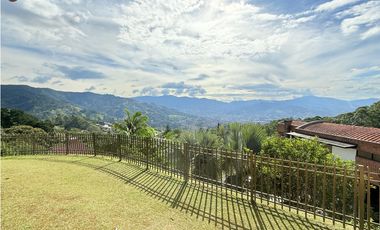 Casa En Venta Sector Loma Del Escobero Envigado