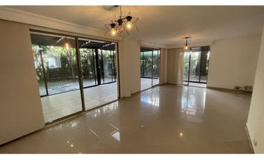 Venta de casa en el Poblado sector Loma de los Gonzalez