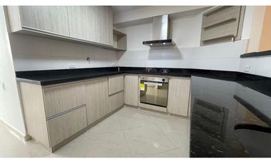 Venta de casa en el Poblado sector Loma de los Gonzalez