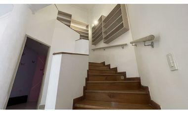 Venta de casa en el Poblado sector Loma de los Gonzalez