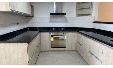 Venta de casa en el Poblado sector Loma de los Gonzalez