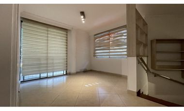 Venta de casa en el Poblado sector Loma de los Gonzalez