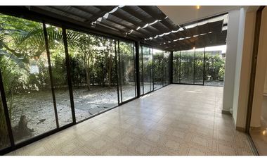 Venta de casa en el Poblado sector Loma de los Gonzalez