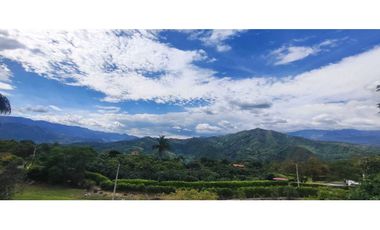 Hermosa casa campestre en Condominio en La Mesa Cund 1500 M2 de terren