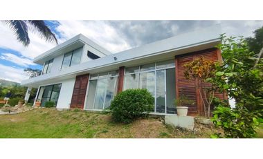 Hermosa casa campestre en Condominio en La Mesa Cund 1500 M2 de terren