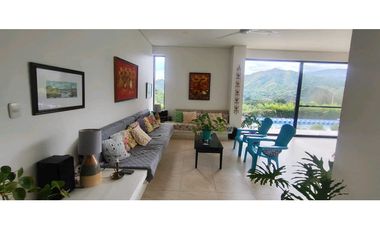 Hermosa casa campestre en Condominio en La Mesa Cund 1500 M2 de terren