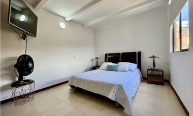 Apartamento en venta en piso alto en el poblado