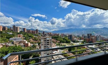 Apartamento en venta en piso alto en el poblado