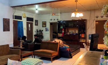 Rumah Bagus Siap Huni di Samping Jalan Cocok Untuk Usaha