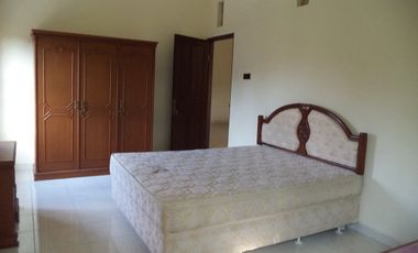 Rumah 2 Lantai di Tengah Kota Lokasi Strategis dan Siap Huni