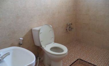 Rumah 2 Lantai di Tengah Kota Lokasi Strategis dan Siap Huni