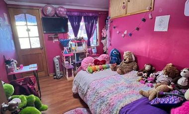 EN VENTA PROPIEDAD DE 2 PISOS UBICADA EN VILLA SANTO TOMAS
