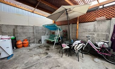 EN VENTA PROPIEDAD DE 2 PISOS UBICADA EN VILLA SANTO TOMAS
