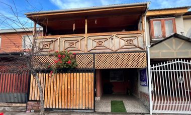 EN VENTA PROPIEDAD DE 2 PISOS UBICADA EN VILLA SANTO TOMAS