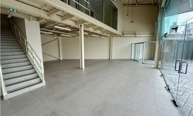 ALQUILER DE LOCAL EN VIA PORRAS CON MANTENIMIENTO INCLUIDO 291m2 JP