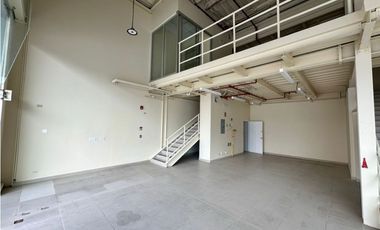 ALQUILER DE LOCAL EN VIA PORRAS CON MANTENIMIENTO INCLUIDO 291m2 JP