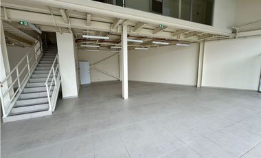 ALQUILER DE LOCAL EN VIA PORRAS CON MANTENIMIENTO INCLUIDO 291m2 JP