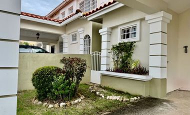 Casa en venta PH Brisas Village-Brisas del Golf (YM)