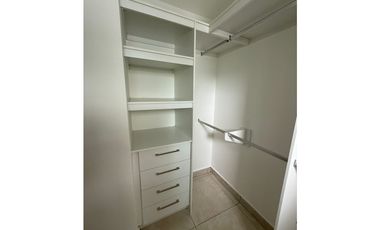 CLAYTON PARK ll / 152M / VISTA AL CANAL / 3 HABITACION / LINEA BLANCA