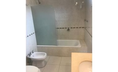 Venta Chalet 3 dormitorios. jardín. garaje doble.