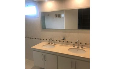 Venta Chalet 3 dormitorios. jardín. garaje doble.