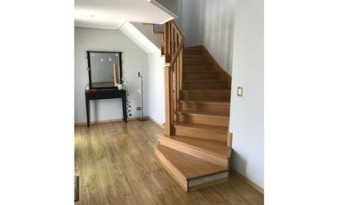 Venta Chalet 3 dormitorios. jardín. garaje doble.