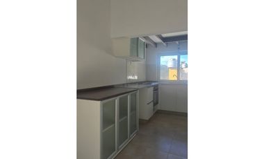 Venta Ph de 3 ambientes a estrenar. con amplio jardin.