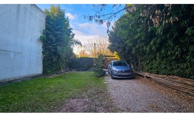 Casa Quincho s/ lote de 10mX 43m. Caisamar