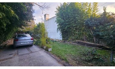 Casa Quincho s/ lote de 10mX 43m. Caisamar