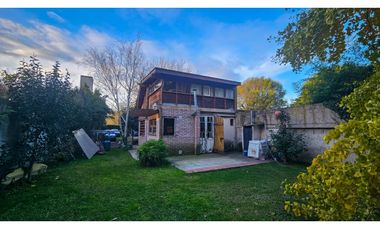 Casa Quincho s/ lote de 10mX 43m. Caisamar