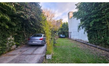 Casa Quincho s/ lote de 10mX 43m. Caisamar