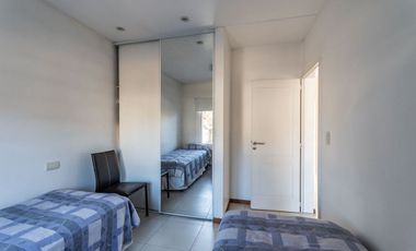 CASA VENTA 5 AMBIENTES 2 PLANTAS BARRIO EL OMBÚ