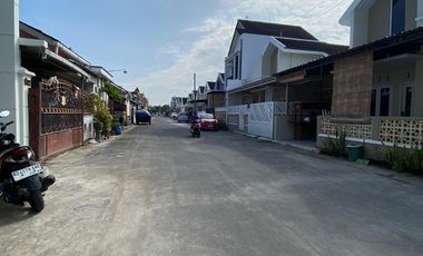 RUMAH MEWAH AMERIKA STYLE 3 KAMAR PURBAYAN GENTAN SOLO DEKAT LUWES