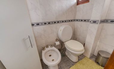 OPORTUNIDAD CASA C/ 2 LOTES BERNAL O. FINANCIACIÓN