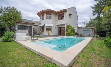 OPORTUNIDAD CASA C/ 2 LOTES BERNAL O. FINANCIACIÓN