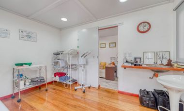 OPORTUNIDAD CASA C/ 2 LOTES BERNAL O. FINANCIACIÓN