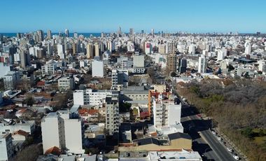 VENTA DE LOTE ZONA CLINICA COLON PARA DESARROLLO