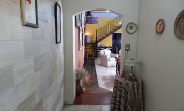 VENTA CASA 4 AMBIENTES BERNAL GARAGE DEPTO 2 AMB.
