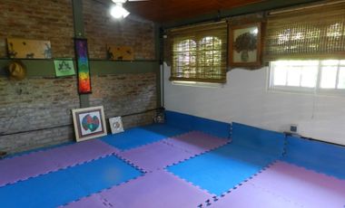 VENTA CASA 4 AMBIENTES BERNAL GARAGE DEPTO 2 AMB.