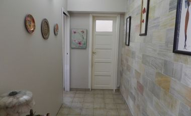 VENTA CASA 4 AMBIENTES BERNAL GARAGE DEPTO 2 AMB.