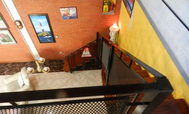 VENTA CASA 4 AMBIENTES BERNAL GARAGE DEPTO 2 AMB.